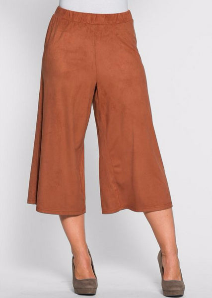 Sheego Damen Lederimitat Culott Hose knielang zimt Gr. 40 520058