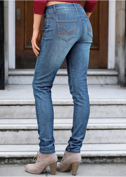 8 Ways to Stretch Out Jeans